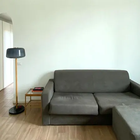 Bright 70sqm Navigli Flat With Ac & Design شقة