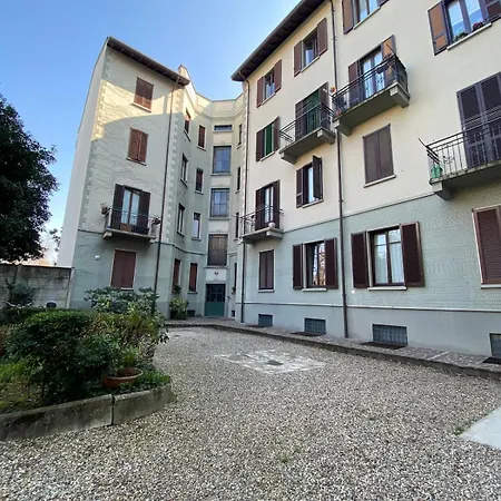Bright 70sqm Navigli Flat With Ac & Design ميلان